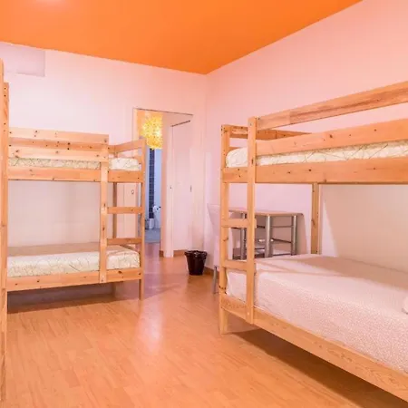 Residencia Sin Lujo Hostel